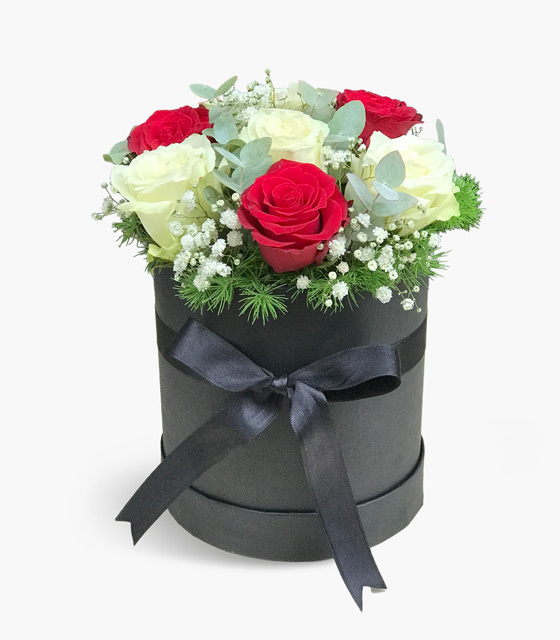 Kutuda Kırmızı Beyaz Güller